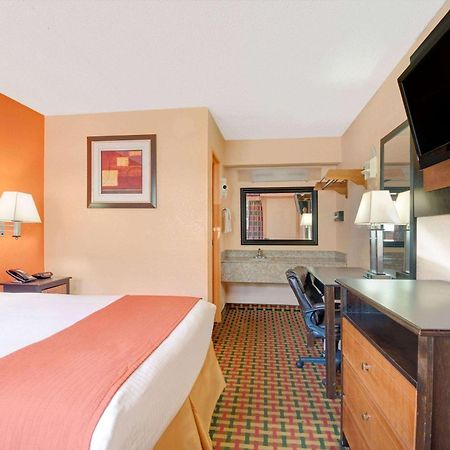 Days Inn By Wyndham Independence Exteriér fotografie