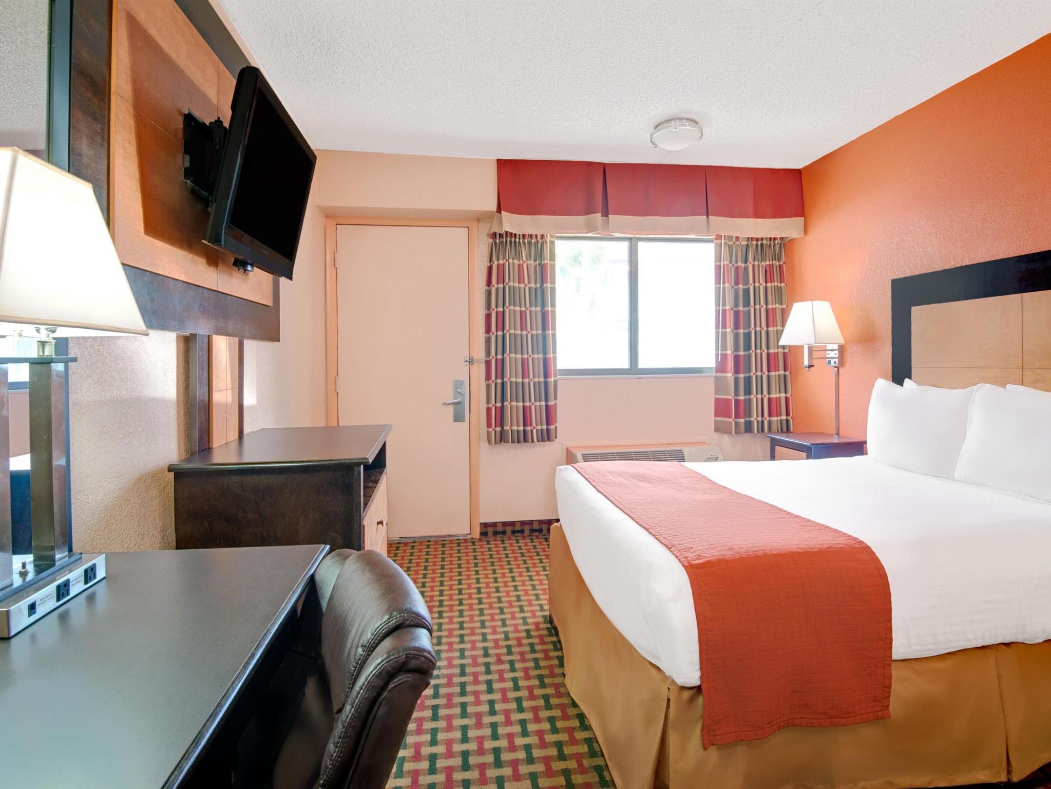 Days Inn By Wyndham Independence Exteriér fotografie