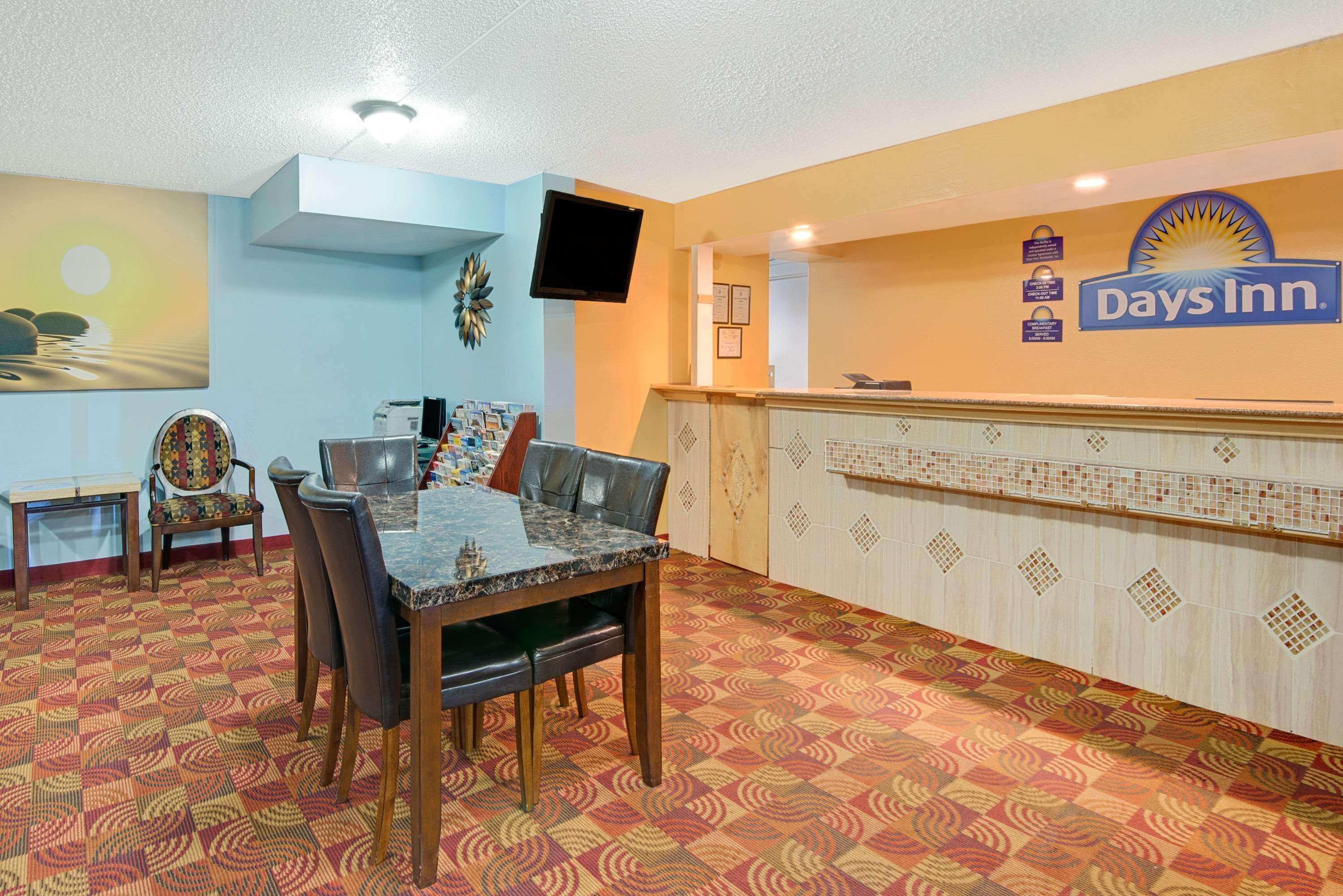 Days Inn By Wyndham Independence Exteriér fotografie