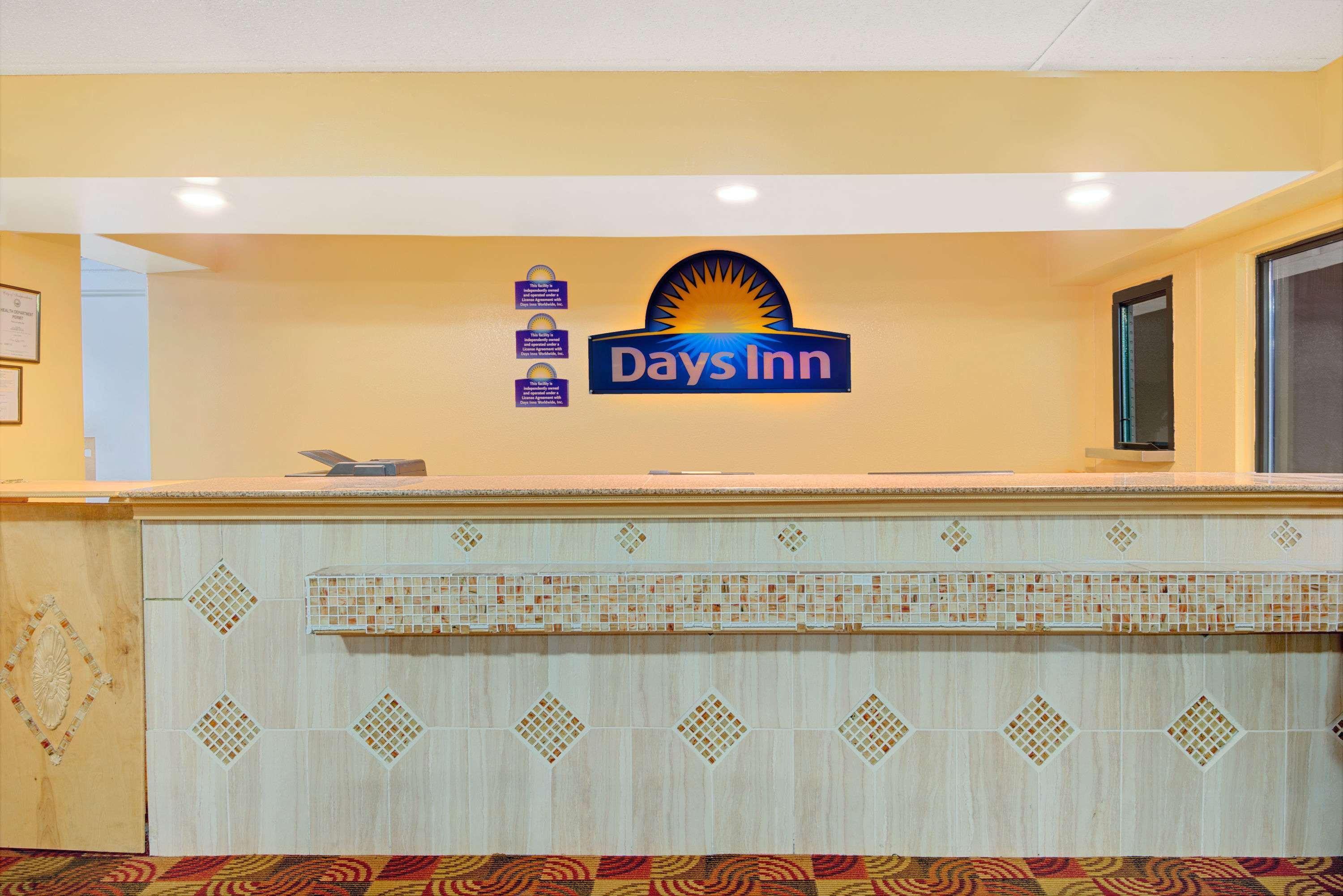 Days Inn By Wyndham Independence Exteriér fotografie