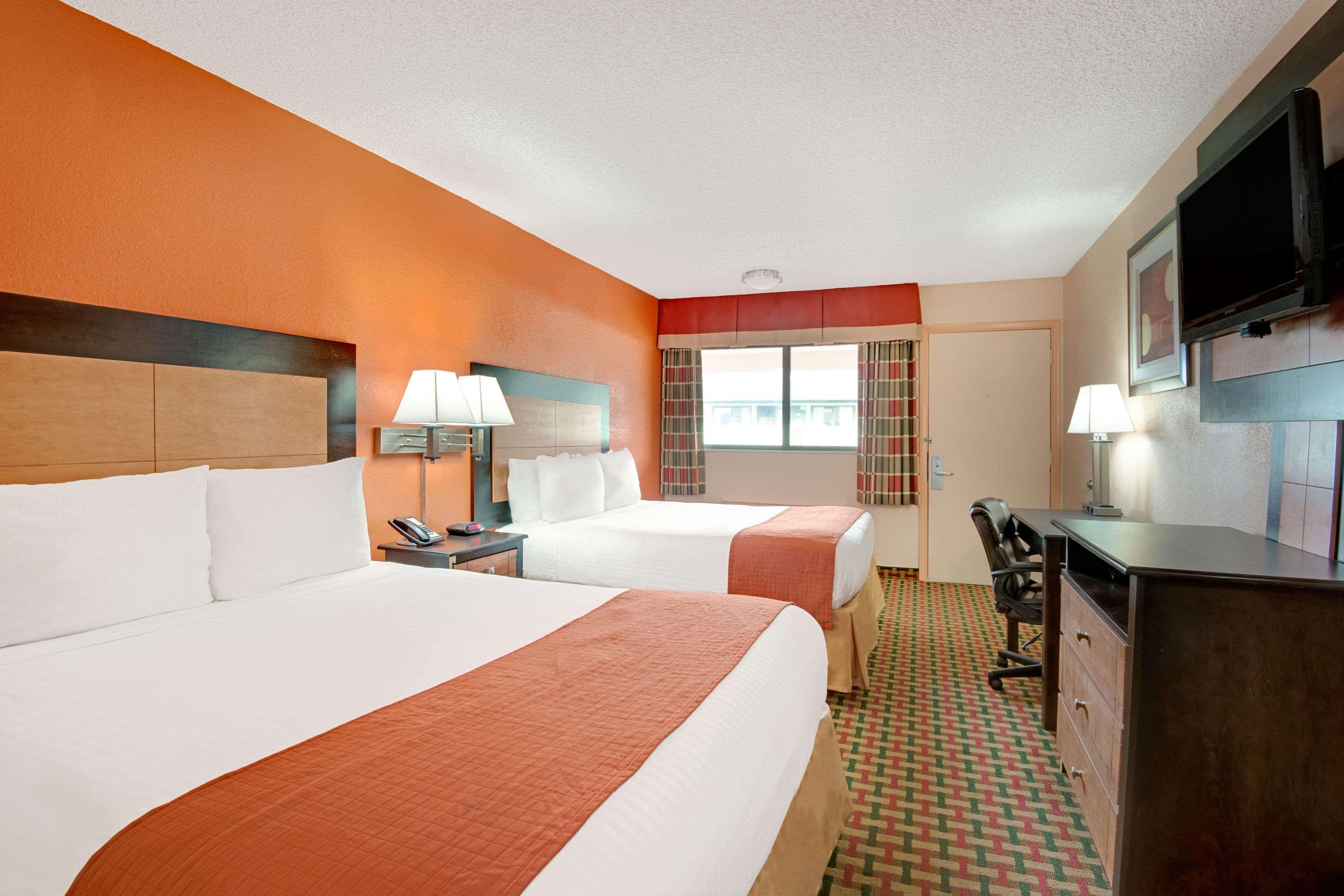 Days Inn By Wyndham Independence Exteriér fotografie