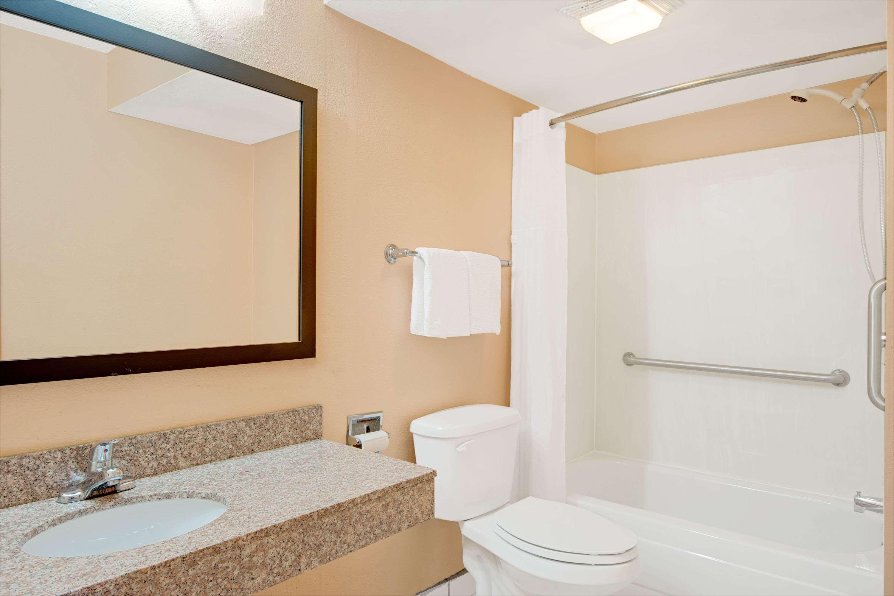 Days Inn By Wyndham Independence Exteriér fotografie