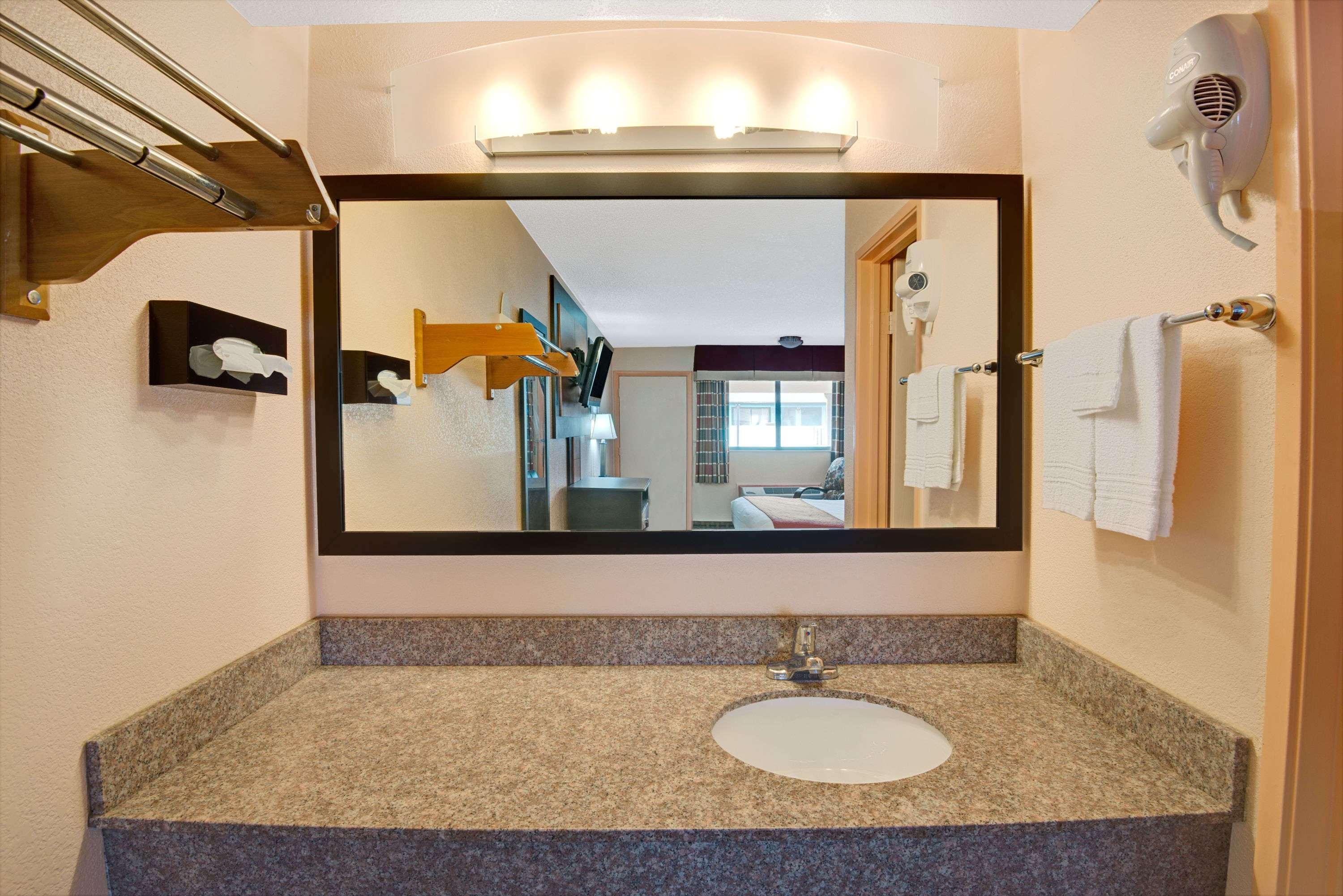 Days Inn By Wyndham Independence Exteriér fotografie