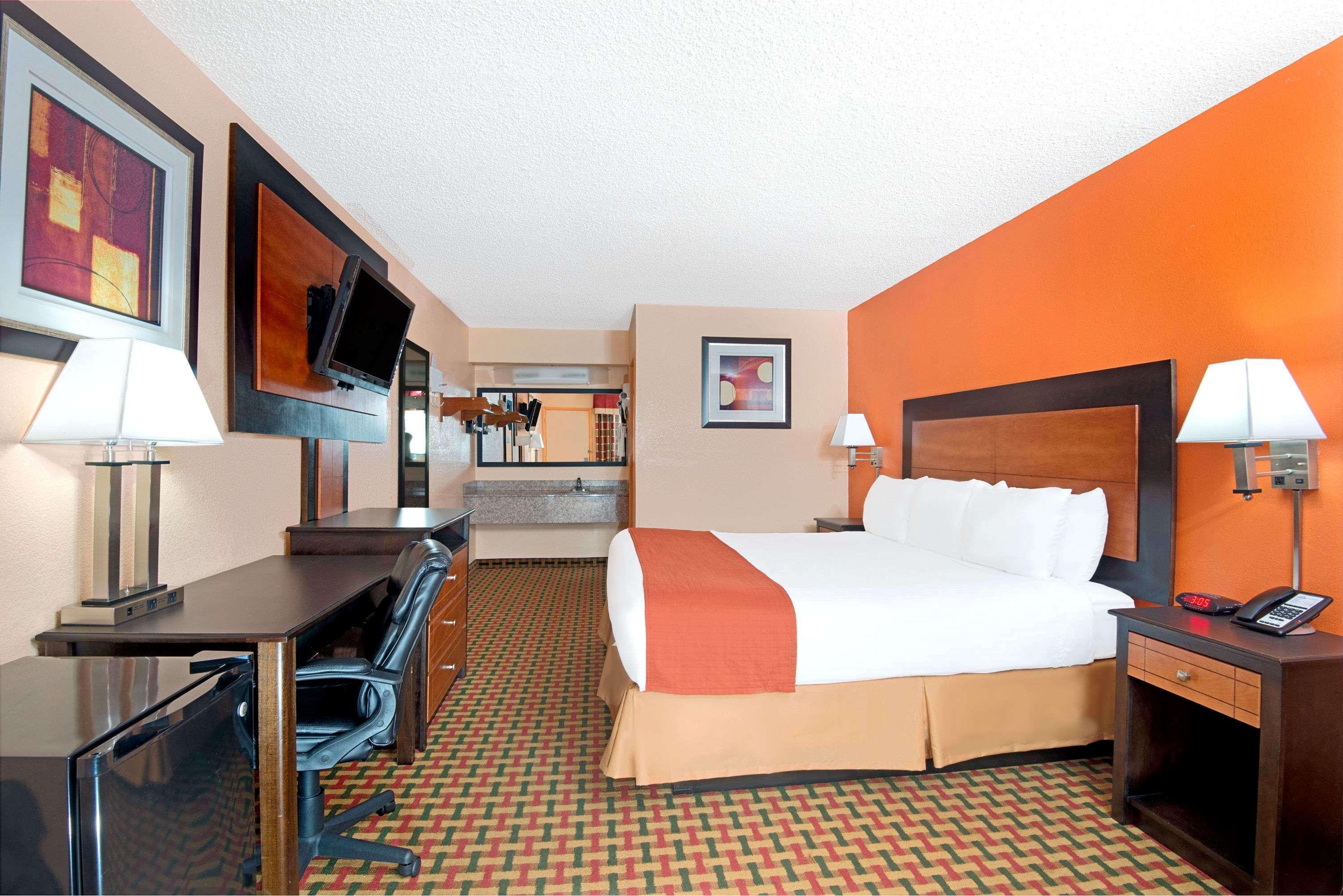 Days Inn By Wyndham Independence Exteriér fotografie