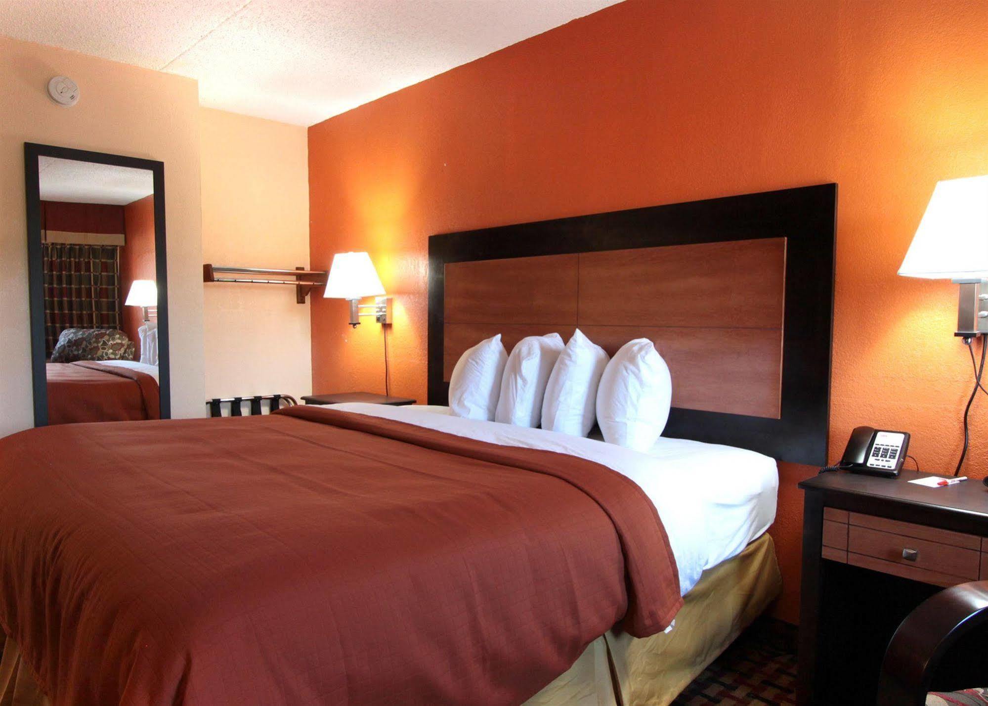 Days Inn By Wyndham Independence Exteriér fotografie